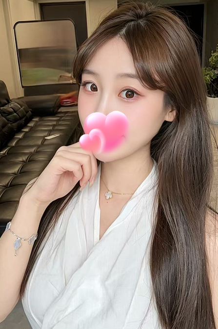 4360女孩.jpg